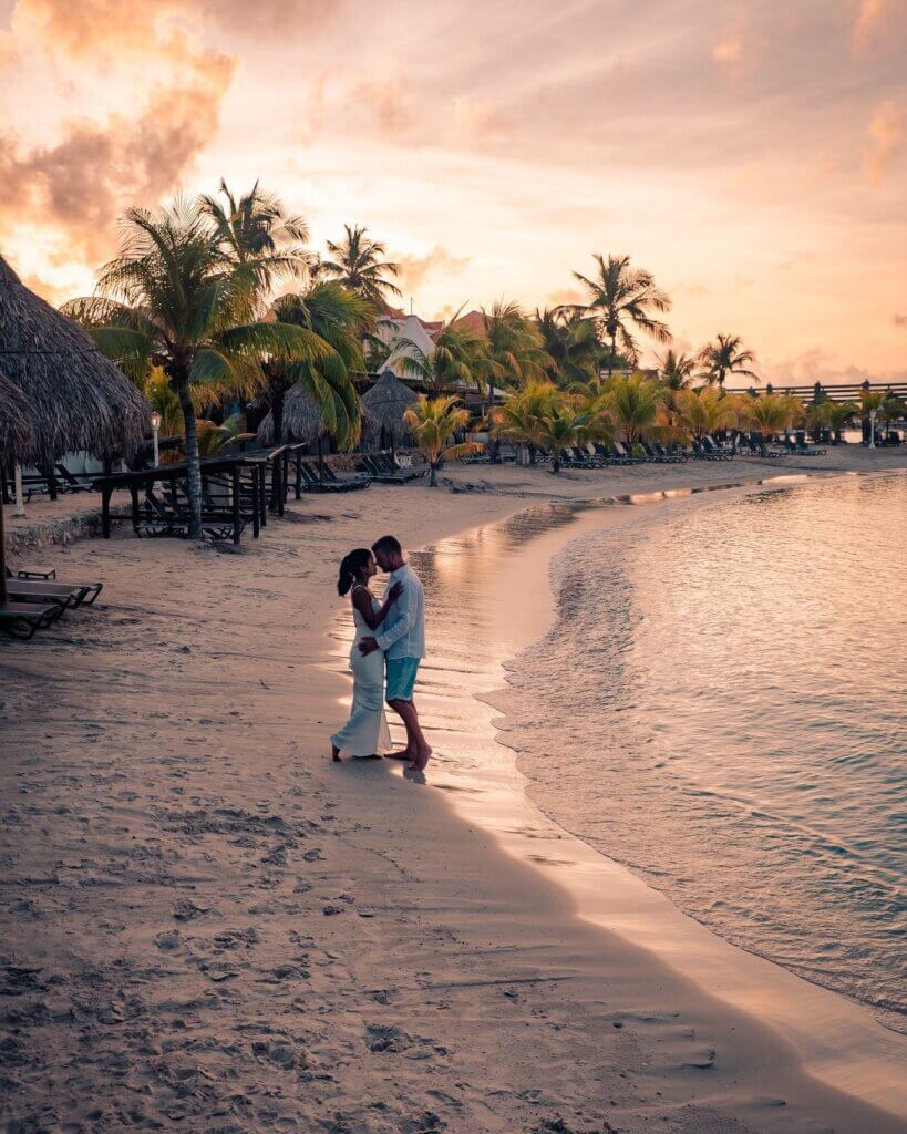 romance-curacao