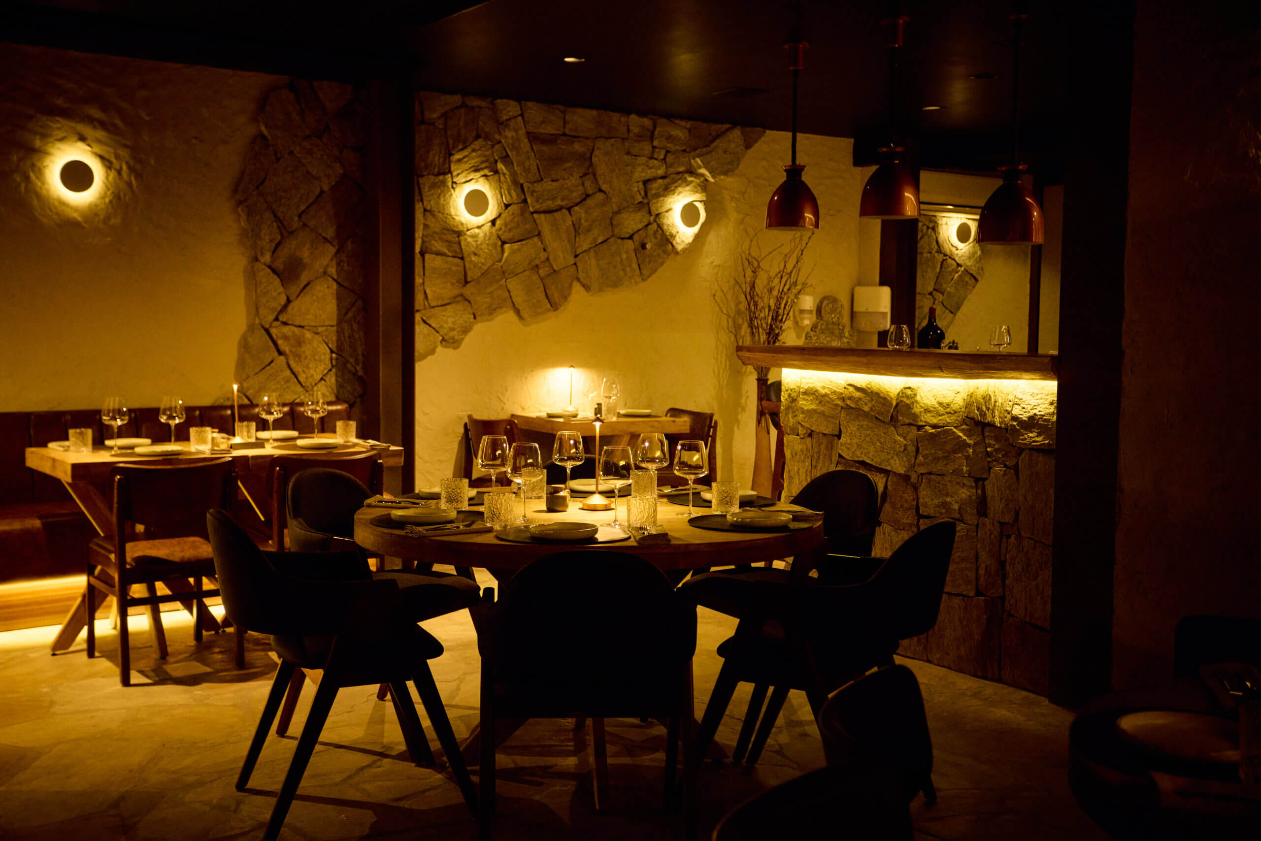 Grotta Cucina recria a atmosfera das grutas italianas em São Paulo