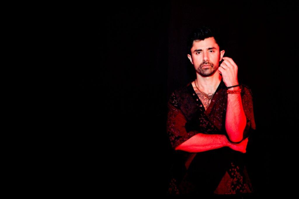 Laroc White estreia neste sábado com KSHMR e open bar premium