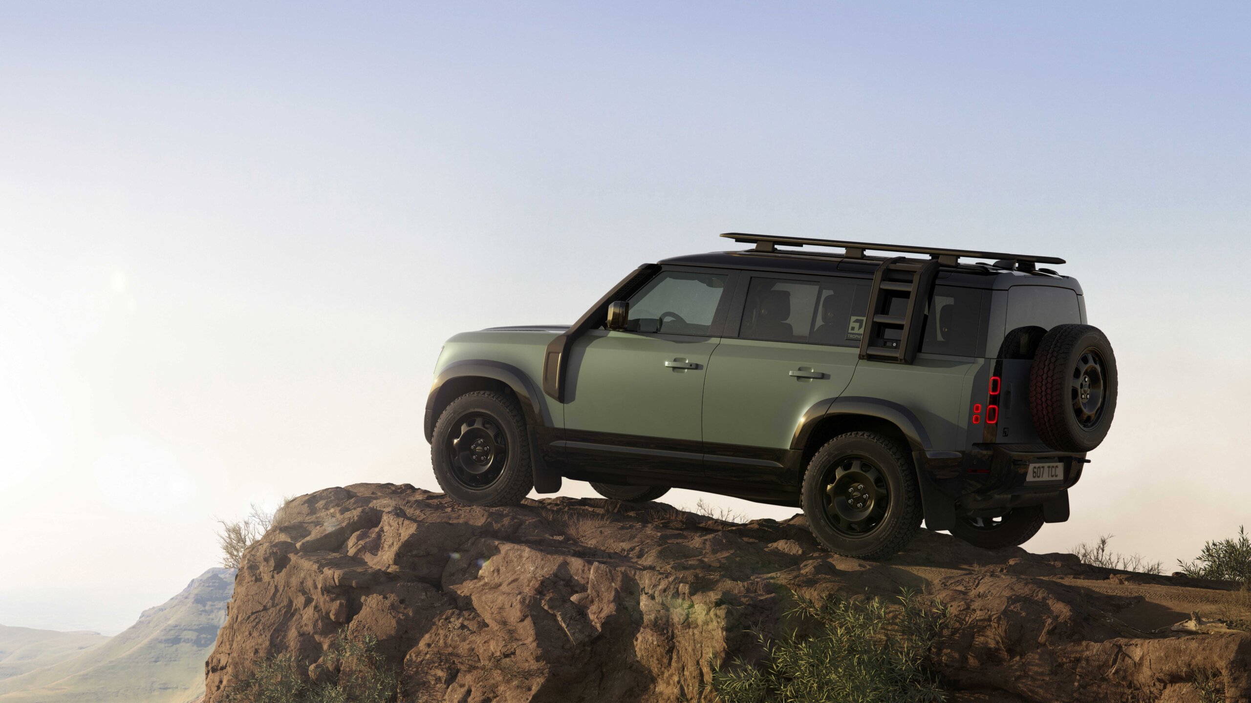 Defender 110 Trophy Edition: o novo off-road exclusivo que celebra décadas de tradição