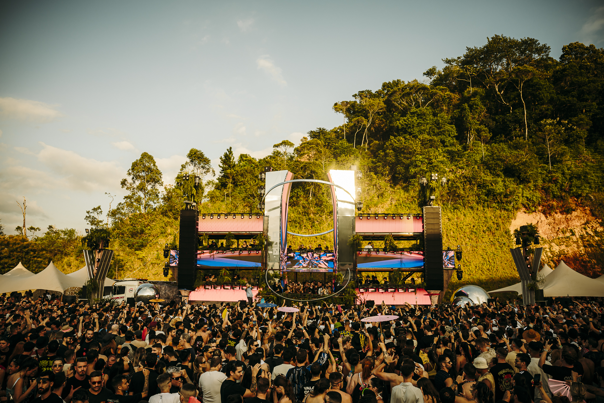 Burning Man no Brasil? DNA Art Car estreia em São Paulo no dia 6 de dezembro