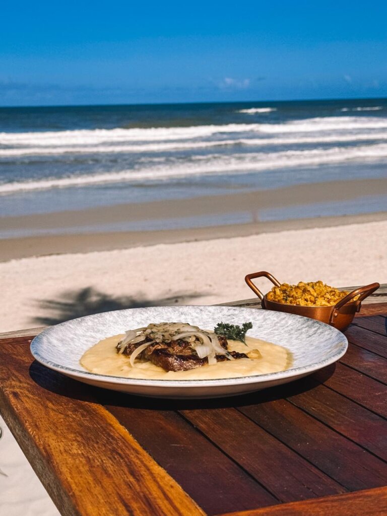 Resort pé na areia posiciona Ilhéus como destino completo no sul da Bahia